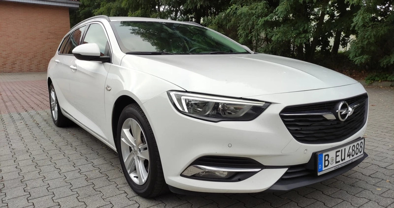 Opel Insignia cena 44900 przebieg: 227000, rok produkcji 2018 z Praszka małe 667